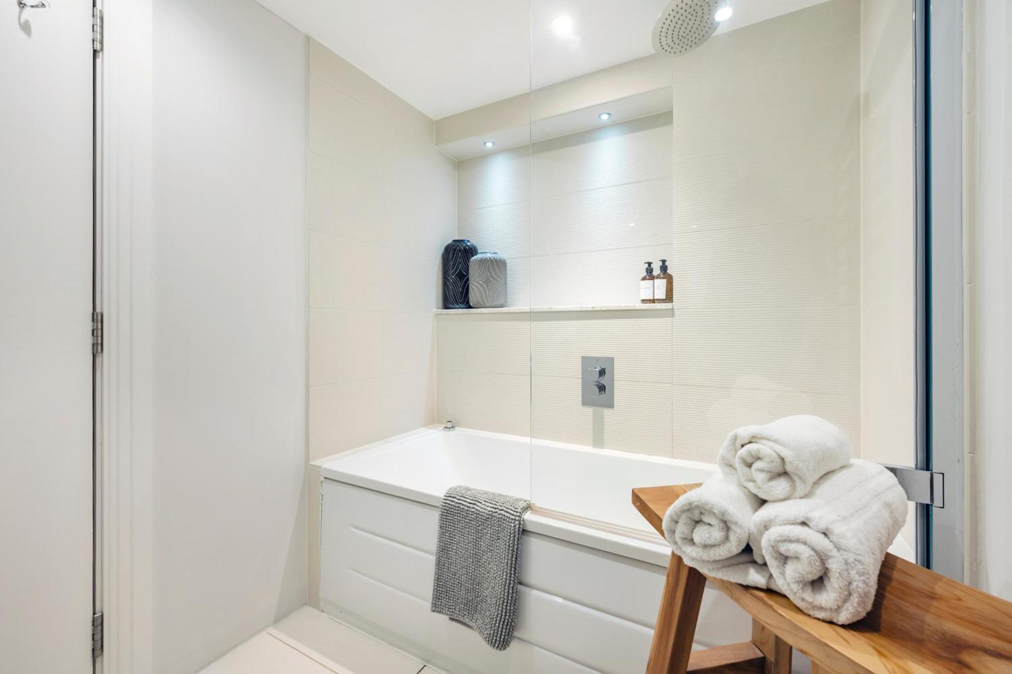 ロンドンAircon 2 Bedr, 3 Beds, 2 Bath Covent Garden, Subwayアパートメント エクステリア 写真